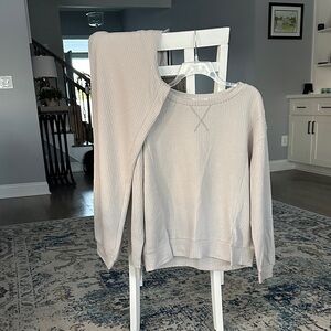 Cozy Women's Waffle Knit Lounge Set in Light Beige